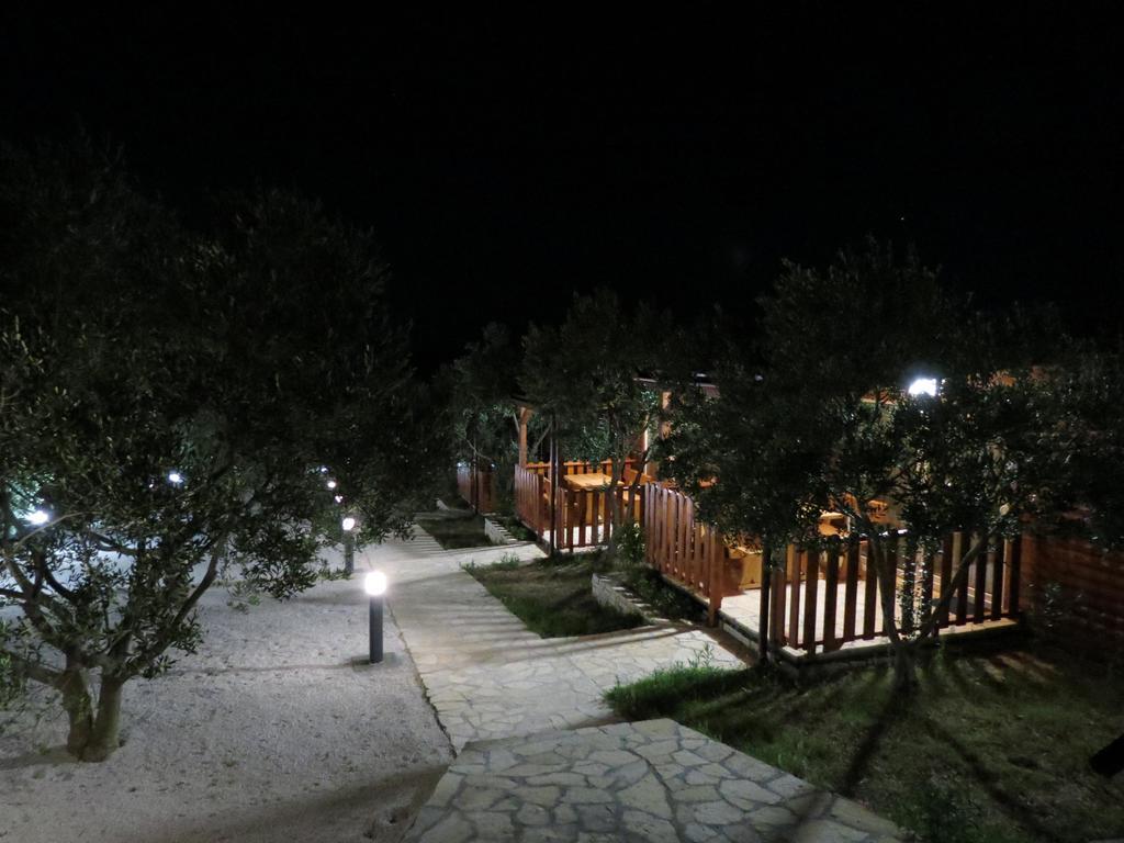 Campsite Kaya Pakostane Luaran gambar